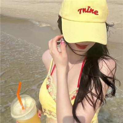 埃舍尔街的红色邮筒
